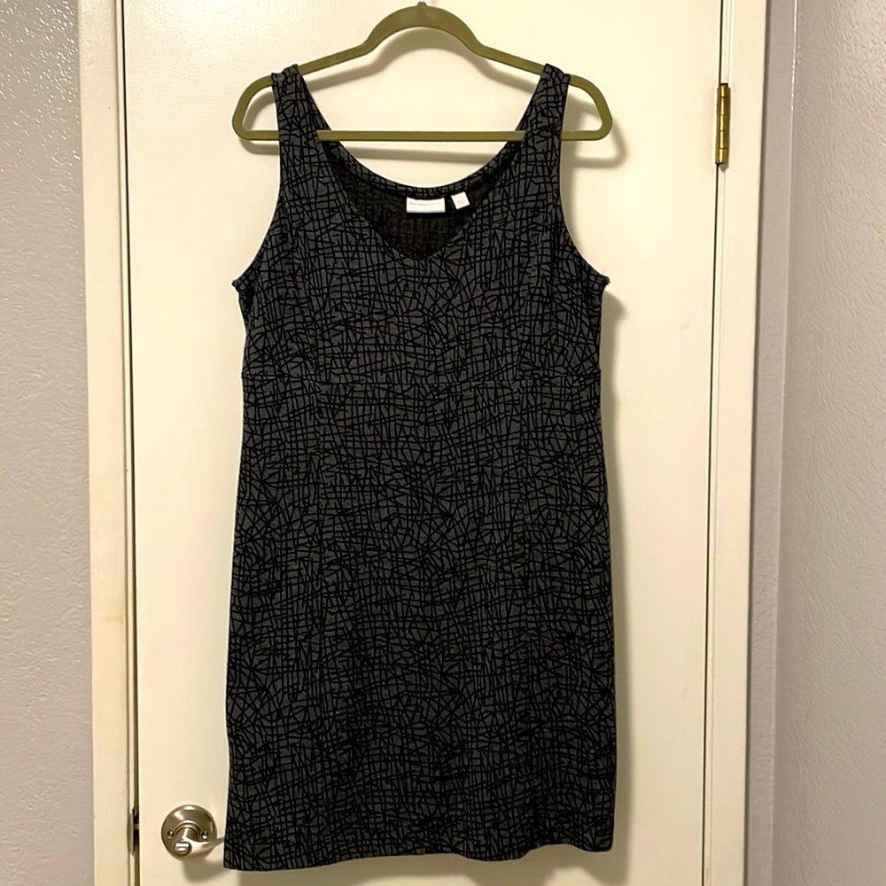 New York & Company v-neck sheath dress
